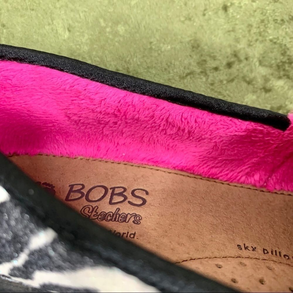 Euc Bobs Zebra Print Plush Pink Inside! Wow! - image 6